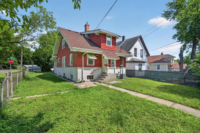 1227 Arkwright St, Saint Paul, MN 55130