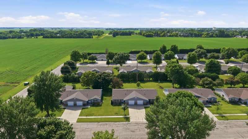 2706 9th St SW, Willmar, MN 56201