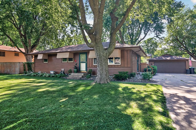 340 Sunrise Ln, Champlin, MN 55316