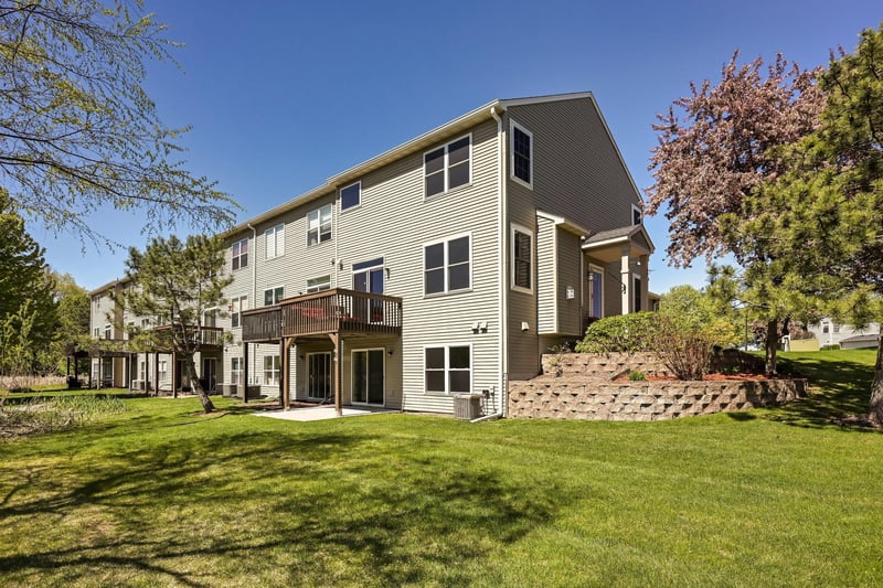 8960 Comstock Ln N, Maple Grove, MN 55311