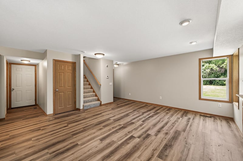 833 Glen Ter, Newport, MN 55055