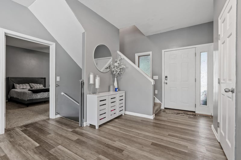 7117 Courtly Rd, Woodbury, MN 55125