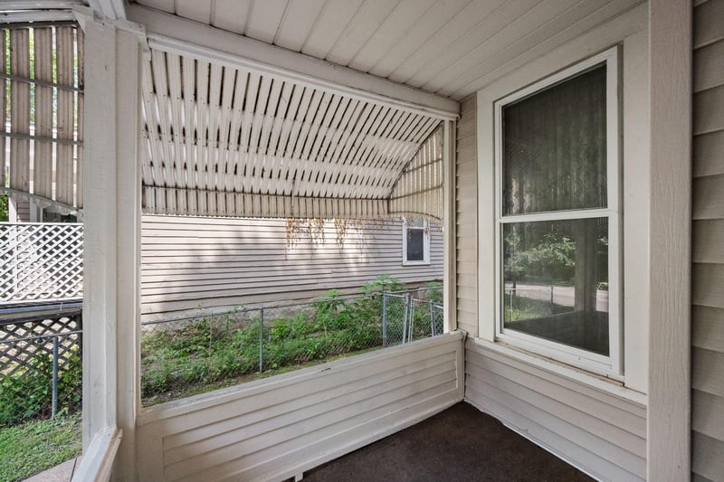 835 3rd St E, Saint Paul, MN 55106