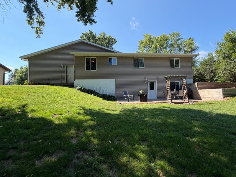 418 1st St, Sandstone, MN 55072