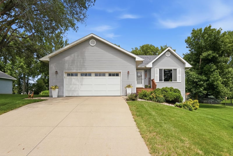 119 Mc Farlane St NW, Alexandria, MN 56308