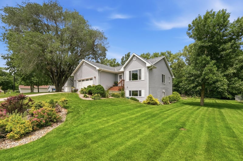 119 Mc Farlane St NW, Alexandria, MN 56308