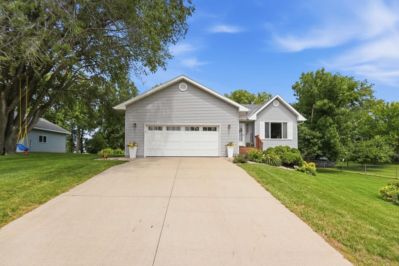 119 Mc Farlane St NW, Alexandria, MN 56308