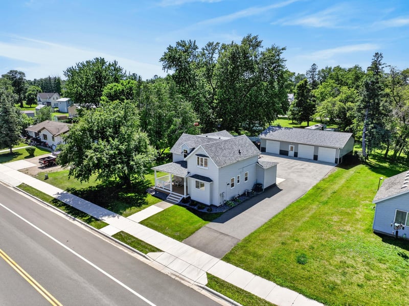 341 N Nelson St, Nelson, MN 56355
