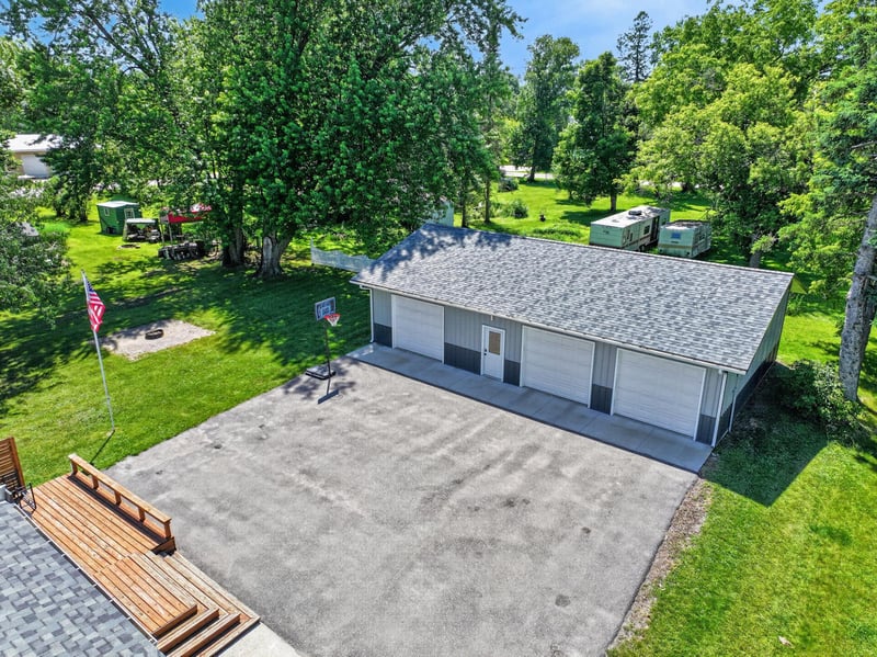 341 N Nelson St, Nelson, MN 56355