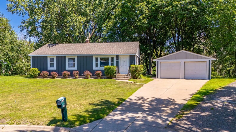 6332 Oak Knoll Pz, Woodbury, MN 55125
