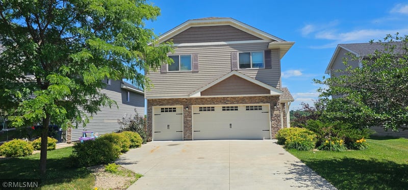 9318 Golden Pond Ln N, Monticello, MN 55362