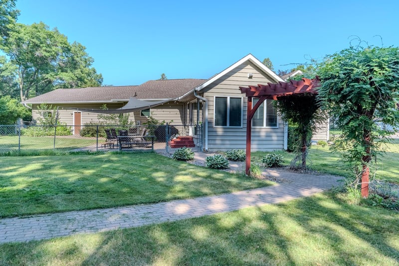16804 Mississippi Blvd, Little Falls, MN 56345