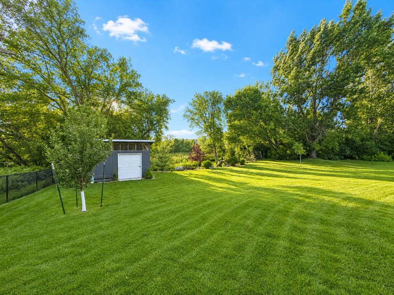 2870 Jordan Dr, Woodbury, MN 55125