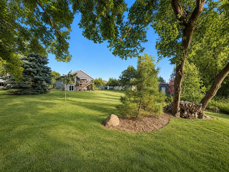 2870 Jordan Dr, Woodbury, MN 55125
