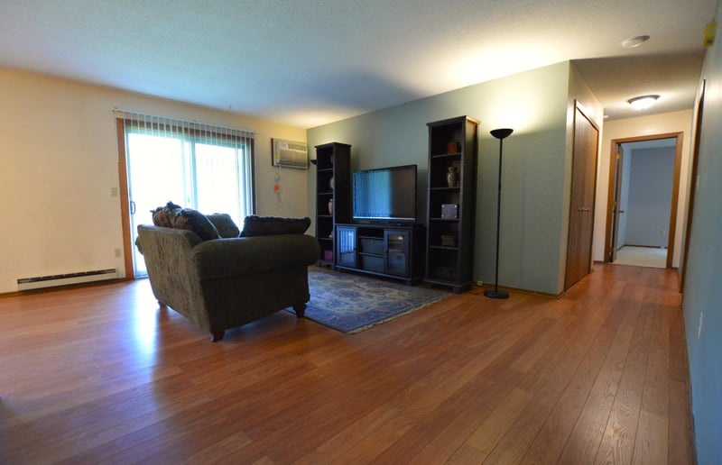 1585 Cohansey St #101, Saint Paul, MN 55117