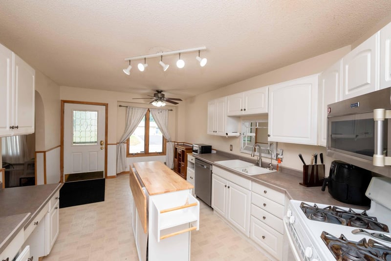 3488 Midland Ct, White Bear Lake, MN 55110