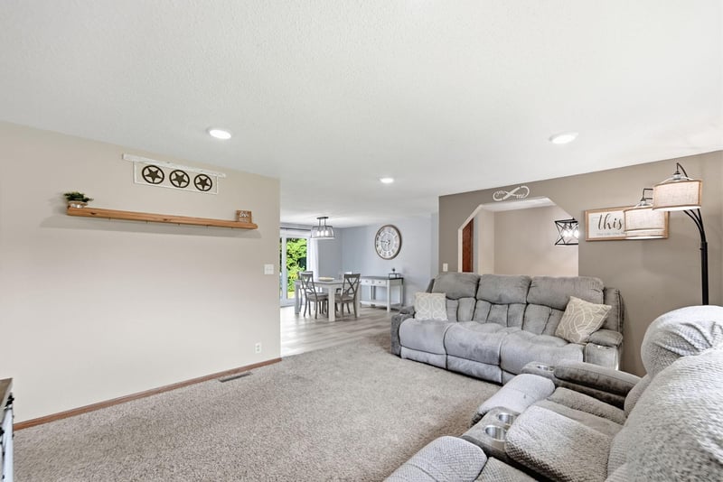 28087 Timber Lane Rd, Paynesville, MN 56362
