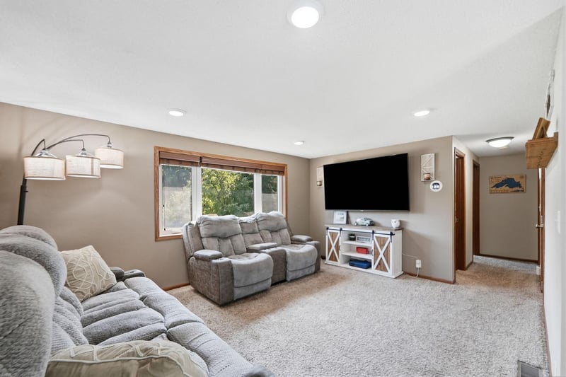28087 Timber Lane Rd, Paynesville, MN 56362
