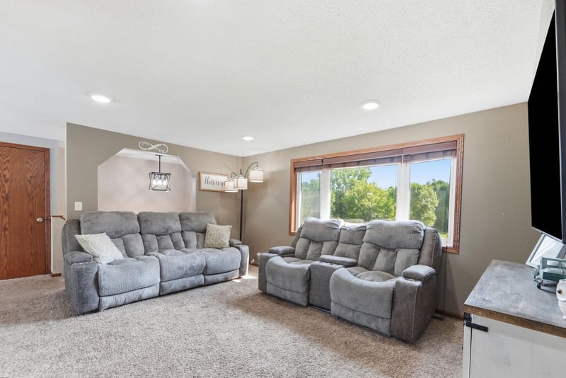28087 Timber Lane Rd, Paynesville, MN 56362
