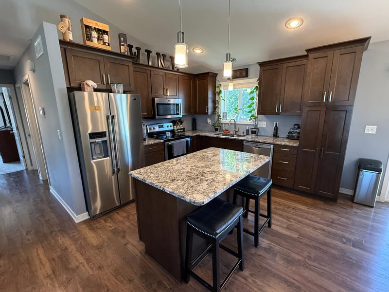 506 3rd St SE, Hayfield, MN 55940