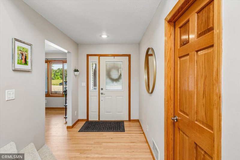 105 Valley Ct, Cannon Falls, MN 55009