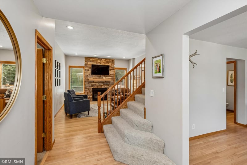 105 Valley Ct, Cannon Falls, MN 55009