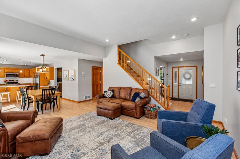 105 Valley Ct, Cannon Falls, MN 55009
