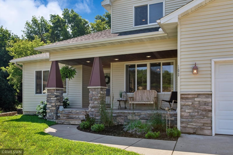 105 Valley Ct, Cannon Falls, MN 55009