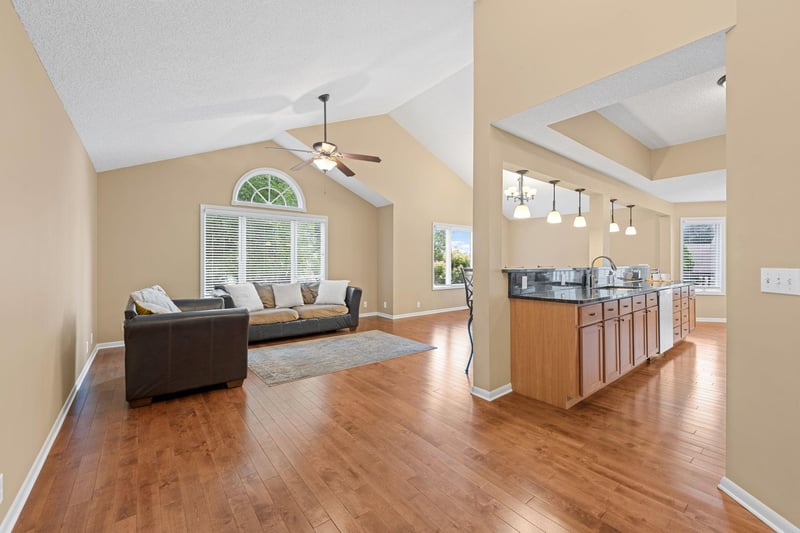 2535 Sylvan St, Little Canada, MN 55117