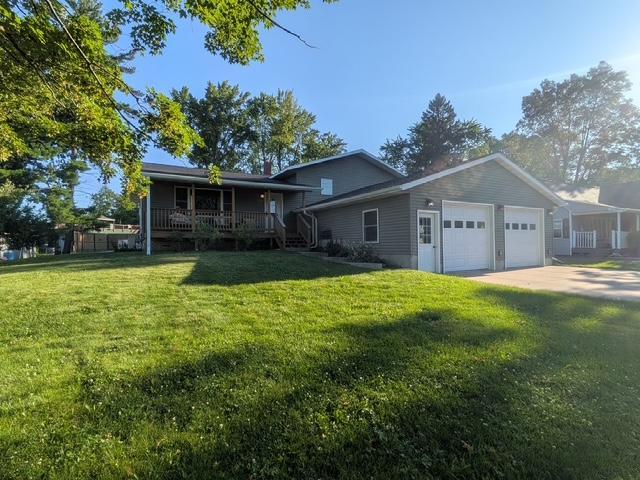 427 1st Ave W, Clear Lake, WI 54005
