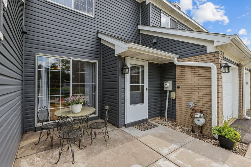 1795 Donegal Dr #8, Woodbury, MN 55125