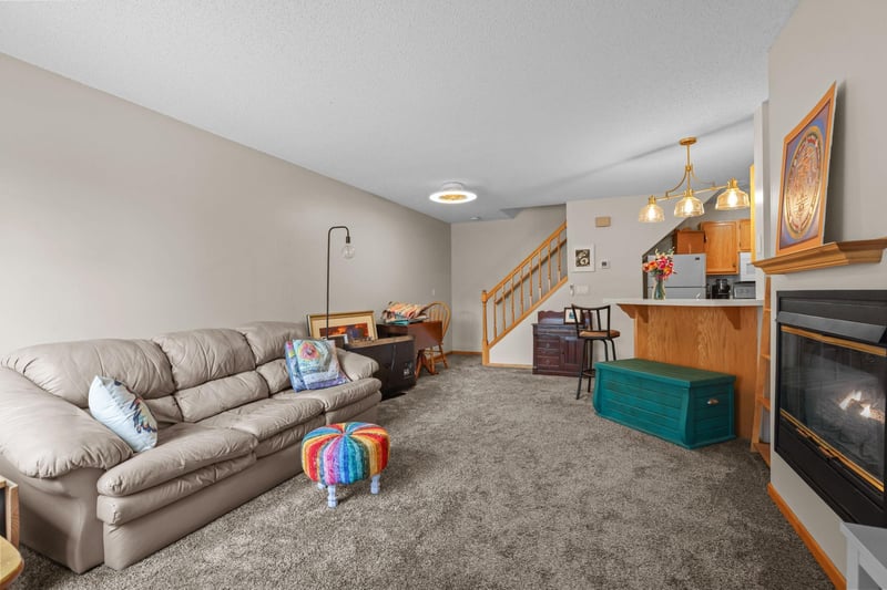 1795 Donegal Dr #8, Woodbury, MN 55125