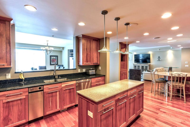 1070 Grandview Ct NE #406, Columbia Heights, MN 55421
