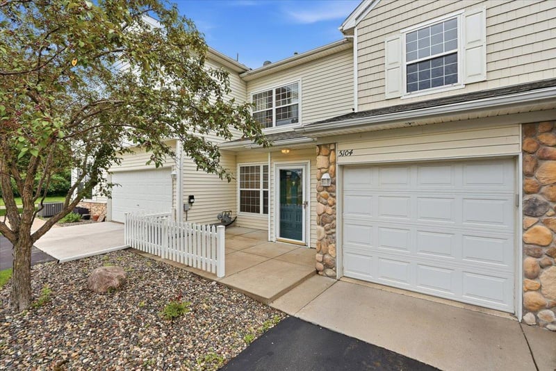 5104 Oriole Dr, Farmington, MN 55024