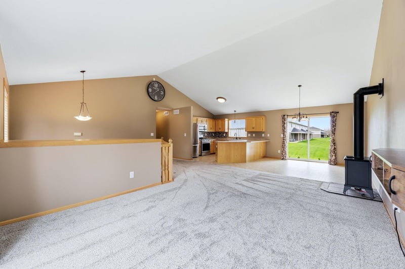920 S Cedar St, Belle Plaine, MN 56011