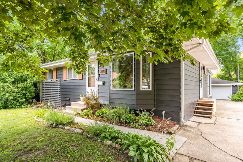3145 Grimes Ave N, Robbinsdale, MN 55422