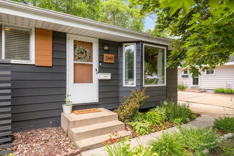 3145 Grimes Ave N, Robbinsdale, MN 55422