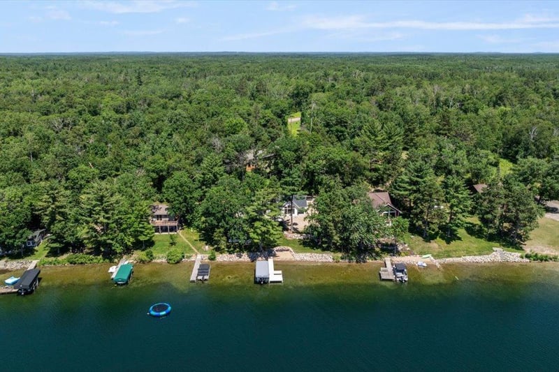 10673 Oak Grove Dr, Pequot Lakes, MN 56472