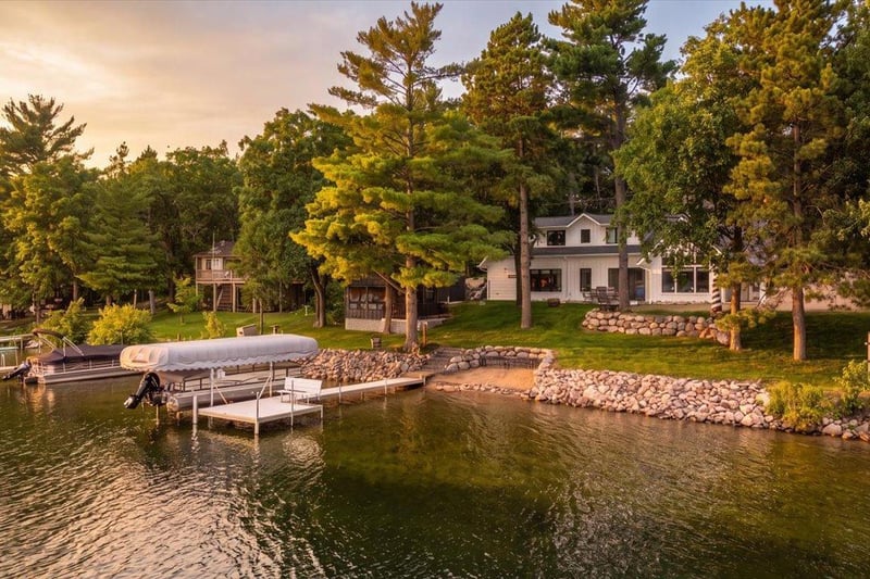10673 Oak Grove Dr, Pequot Lakes, MN 56472