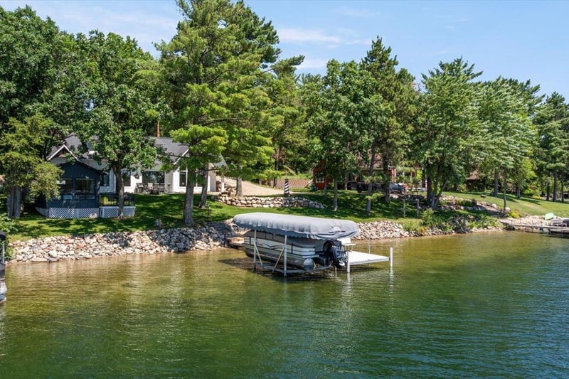 10673 Oak Grove Dr, Pequot Lakes, MN 56472