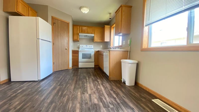 212 Tanager Pa, Mankato, MN 56001