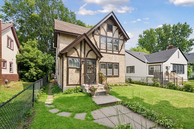 1418 Queen Ave N, Minneapolis, MN 55411
