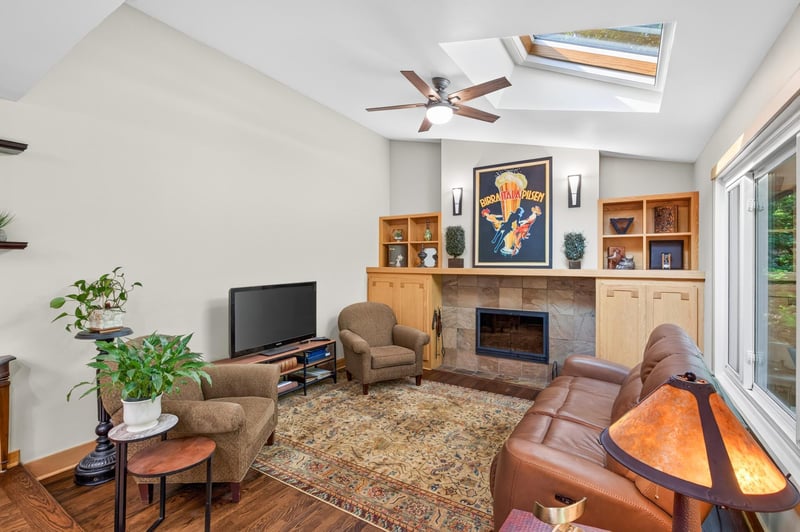 7501 W 84th St, Bloomington, MN 55438