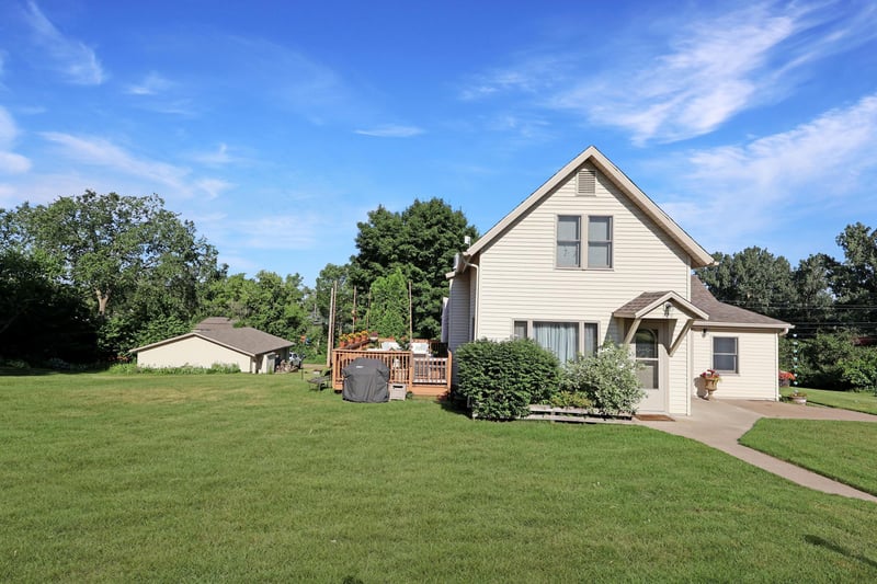 729 8th St NE, Little Falls, MN 56345