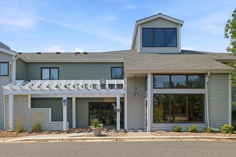 1372 Carling Dr #307, Saint Paul, MN 55108