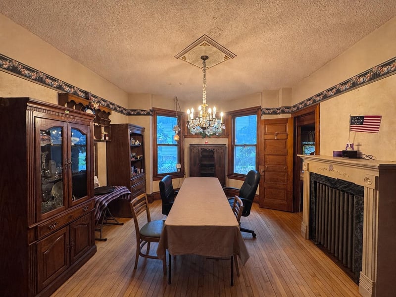 9 2nd Ave SW, Faribault, MN 55021