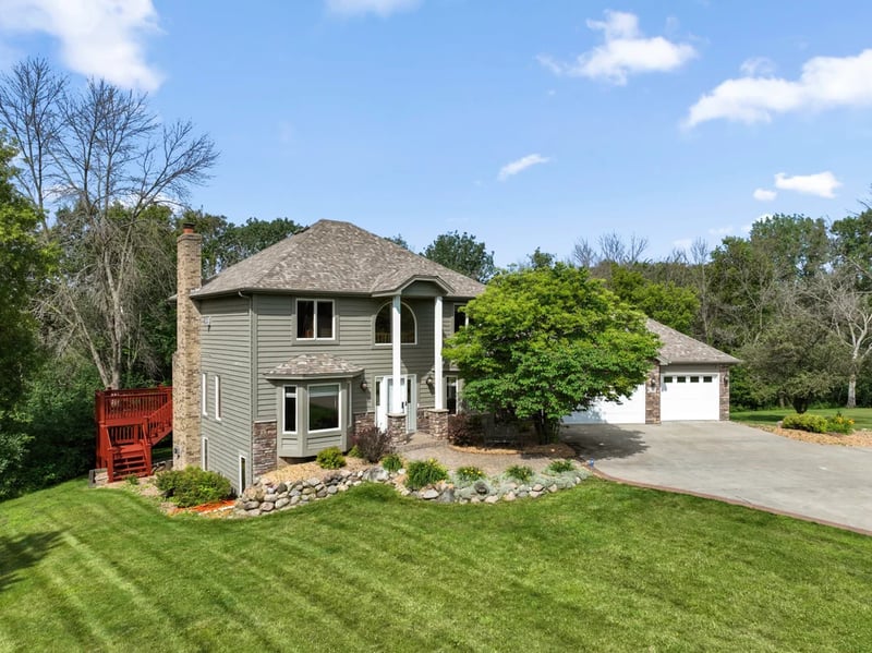 22530 Forest Ridge Dr, Lakeville, MN 55044