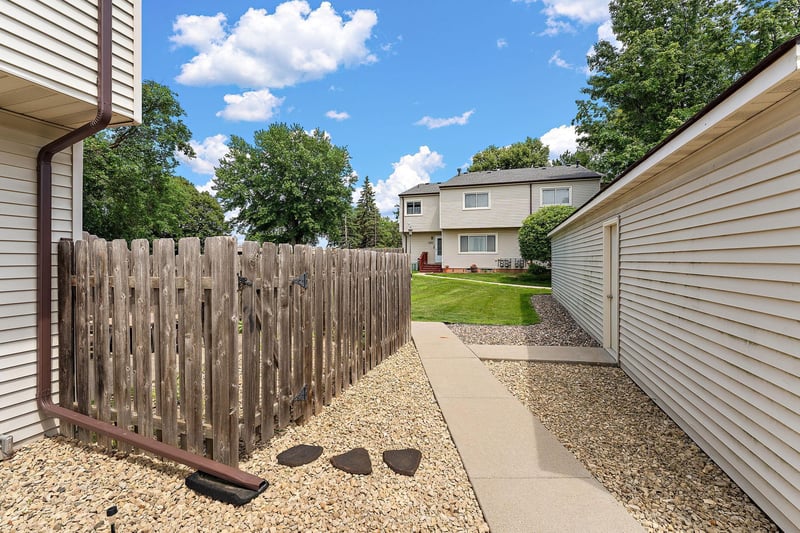 1491 Woodview Ave E, Eagan, MN 55122