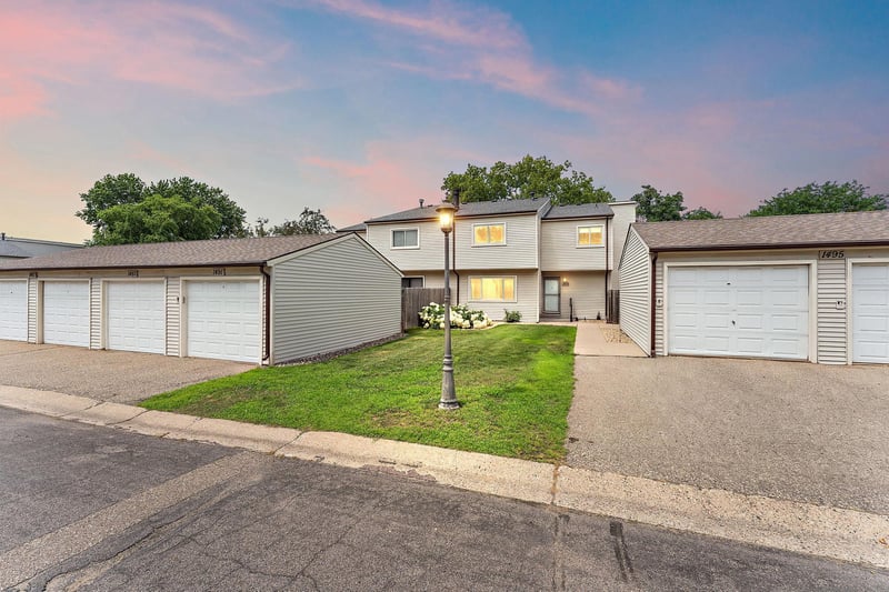 1491 Woodview Ave E, Eagan, MN 55122