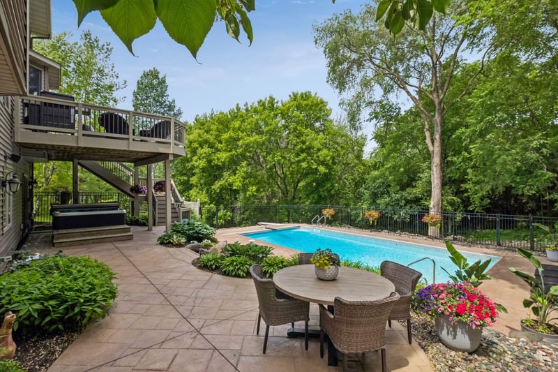 1766 Alphon Dr, Victoria, MN 55386